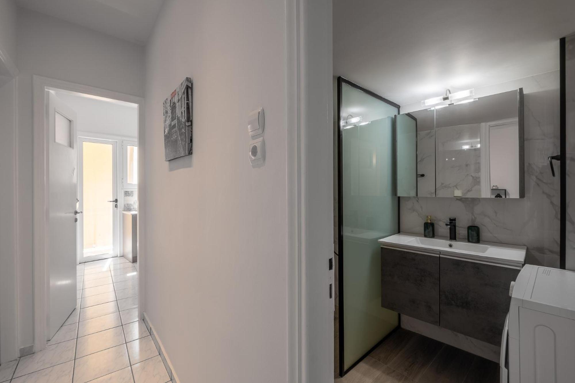 Apartment Lovely And Modern 3bd Close To Ampelokipoi Metro Athens