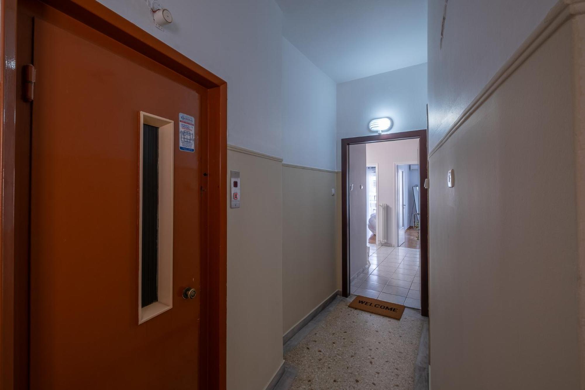 Lovely And Modern 3bd Close To Ampelokipoi Metro Apartment Athens