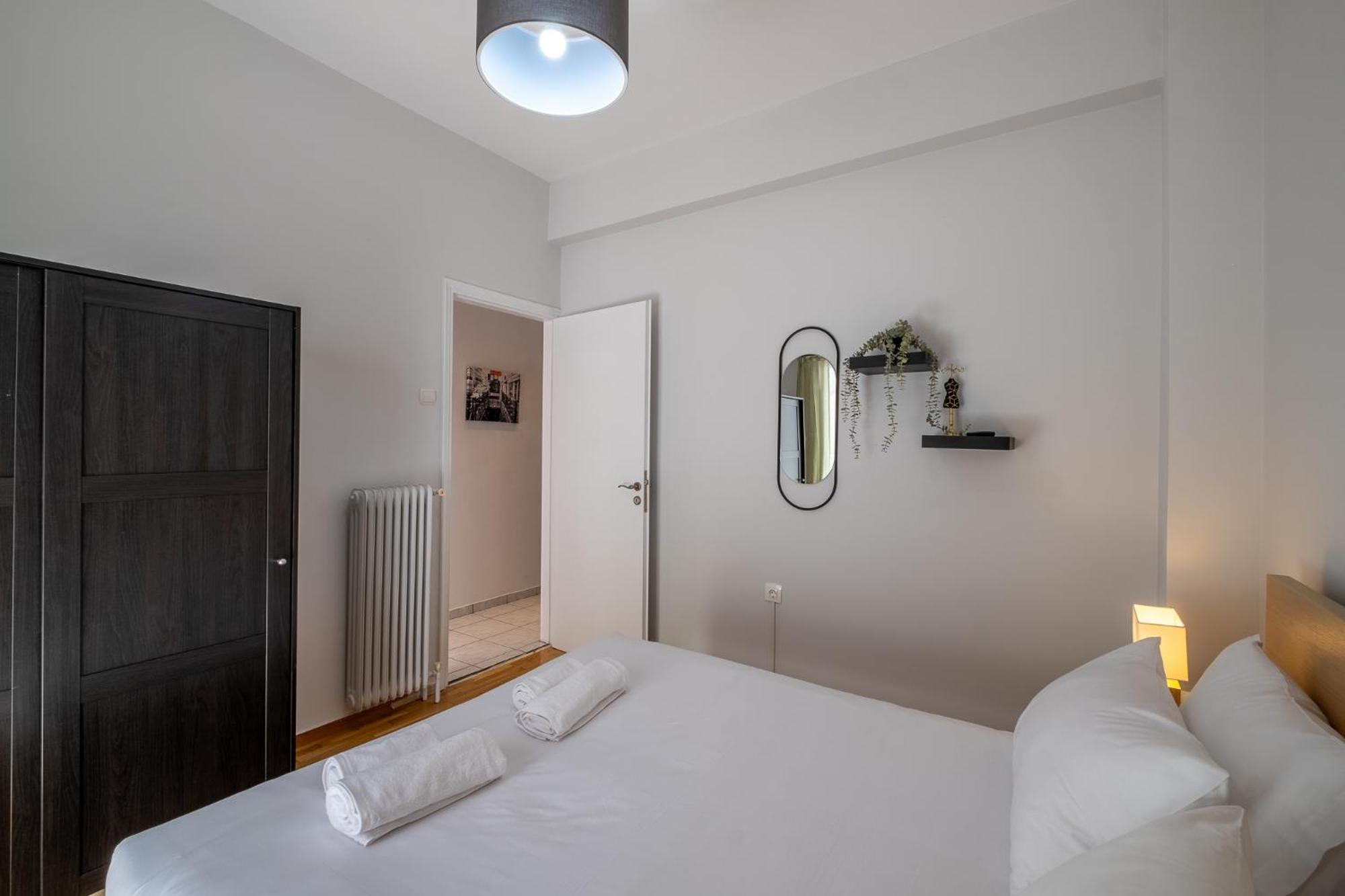 Lovely And Modern 3bd Close To Ampelokipoi Metro Apartment Athens