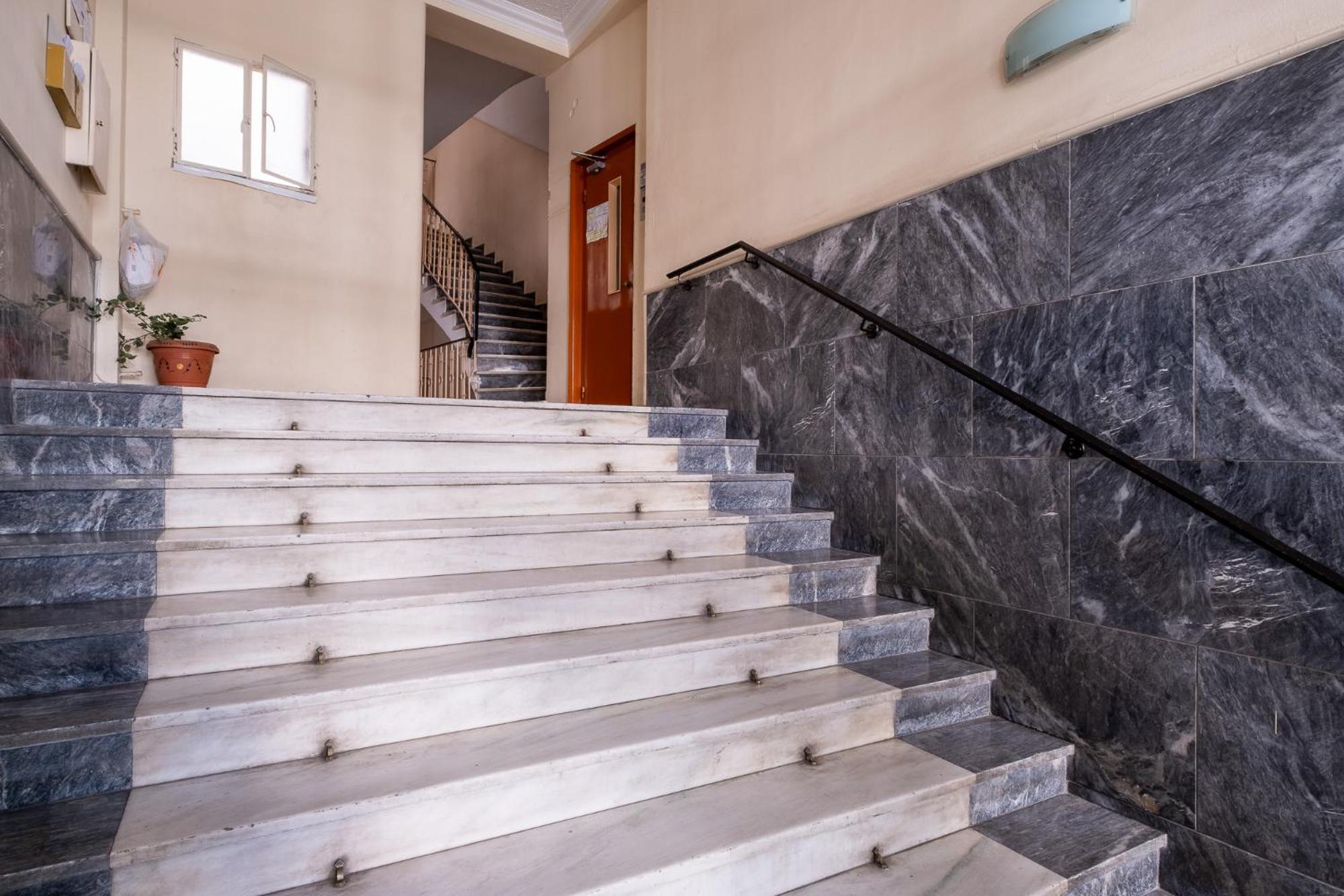 Lovely And Modern 3bd Close To Ampelokipoi Metro Athens